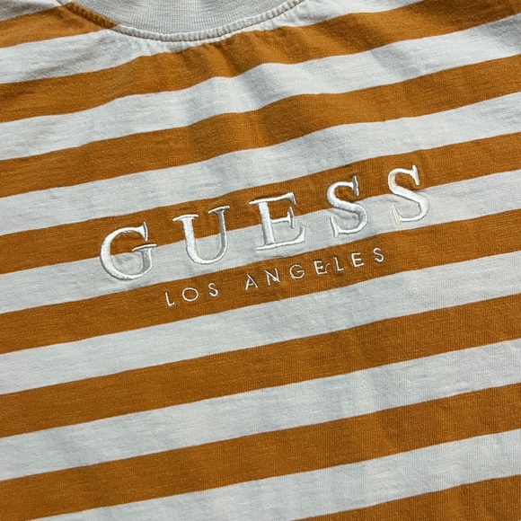 Vintage Y2K/90s Embroidered Guess T-Shirt Mustard Yellow/White Size Large - Picture 2 of 9